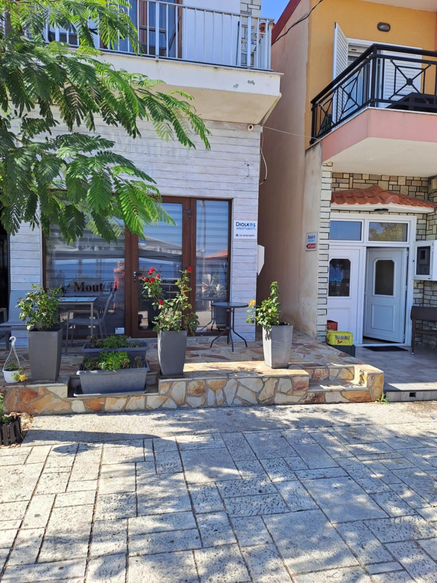 Diolkos Apartement Nea Roda Exterior foto