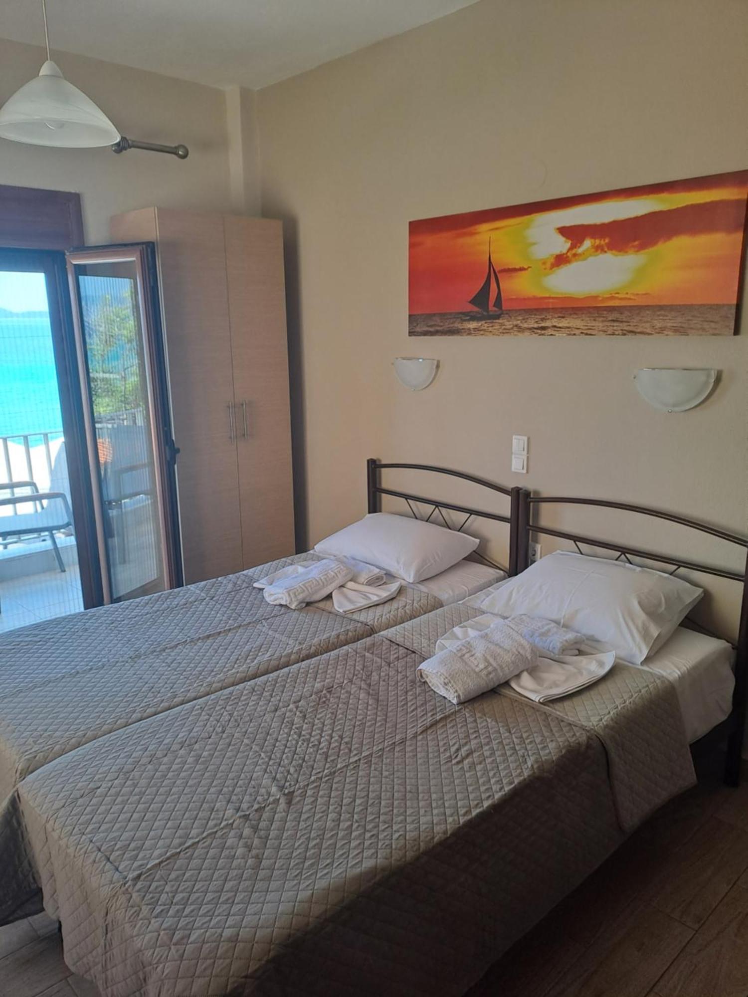 Diolkos Apartement Nea Roda Zimmer foto